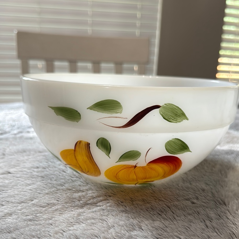 Anchor Hocking Fire King Gay Fad Fruit Pattern Large Mixing‎ Nesting Bowl 8.75"